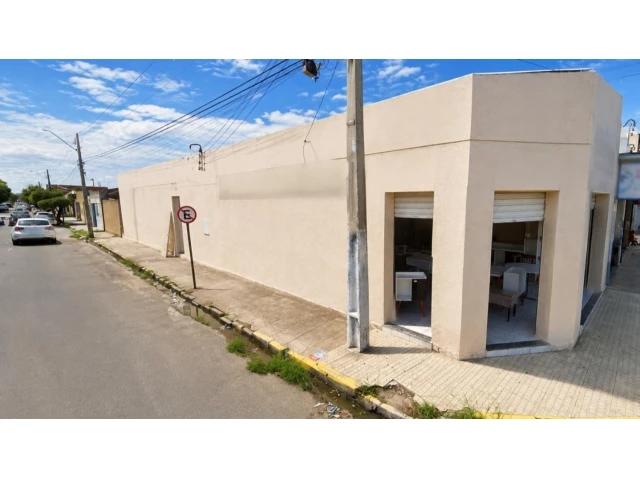 Prédio comercial de esquina com 227,66 m²