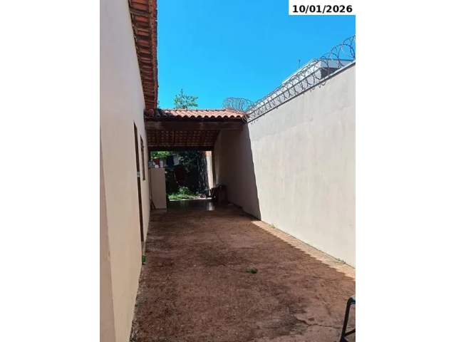 Casa c/121,44m² - terreno c/300m² - conceição das alagoas/mg