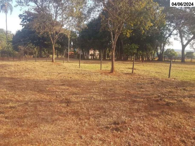 Parte ideal de 50% - Sítio c/ 92.98,50 ha - Quirinópolis/GO