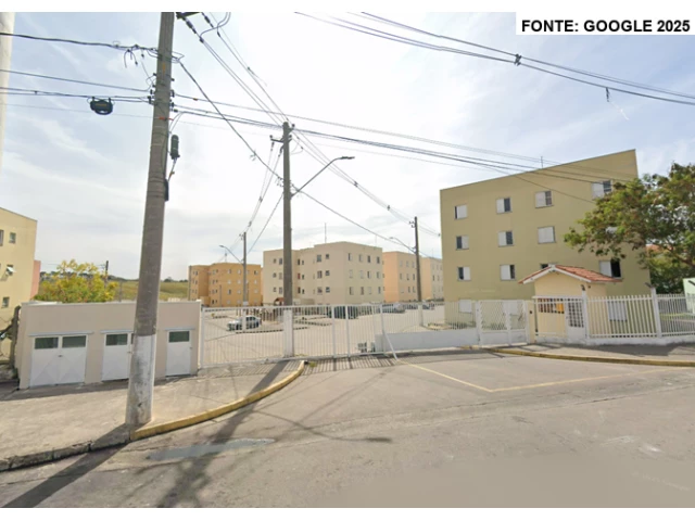 Apartamento com 2 quartos (foto 2 de 4)