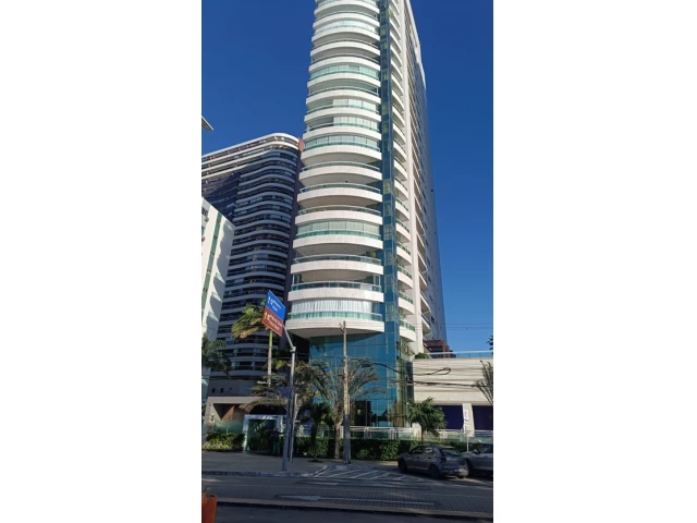 Apartamento duplex com 3 quartos e 325 m²