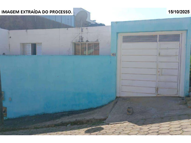 Foto 1 de Casa - Terreno c/ 200m² - Cambuí/MG