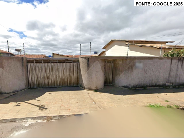 Casa - Terreno c/ 375m² - Anápolis/GO
