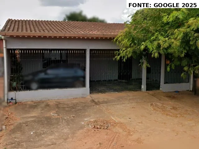Casa com 2 quartos, suíte e garagem para 2 carros