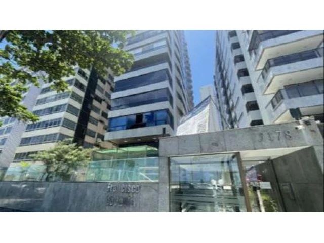 Apartamento Frente-Mar no 11º Pavimento