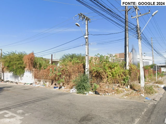 Terreno (foto 1 de 3)