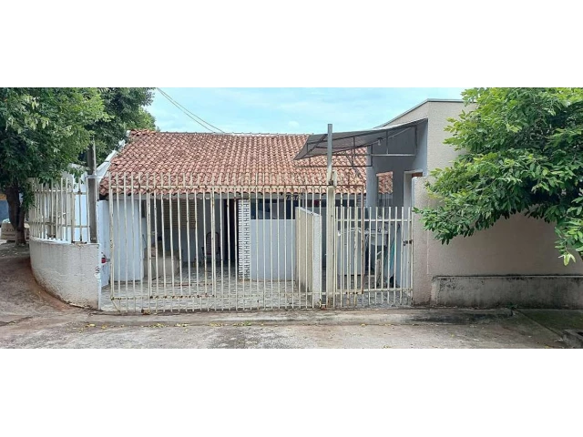 Casa c/ 231,80m² - Terreno c/ 274,97m² - Umuarama/PR
