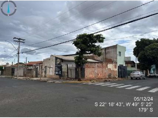 Edificações c/ 81,18m² - Terreno c/ 236,50m² - Bauru/SP