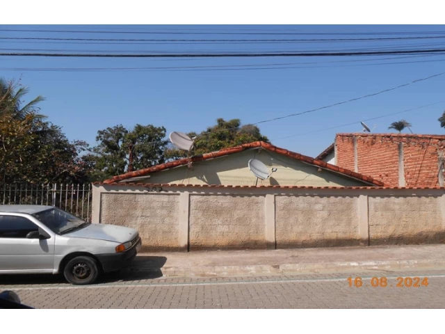 Casa c/ aprox. 97m² - Terreno c/ 500m² - Guaratinguetá/SP