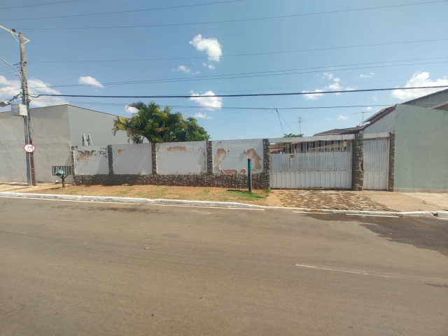 Foto 1 de Casa - terreno com 515,099m² - Sobradinho/DF