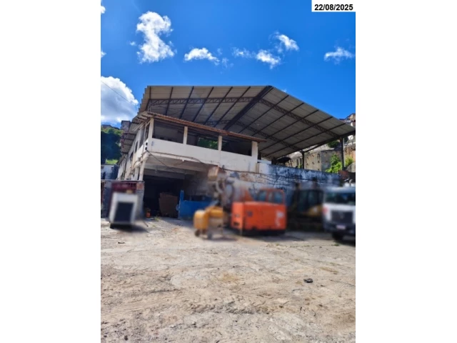 Edificação c/ 4.742,00m² - Terreno 8.850,00m² - Salvador/BA