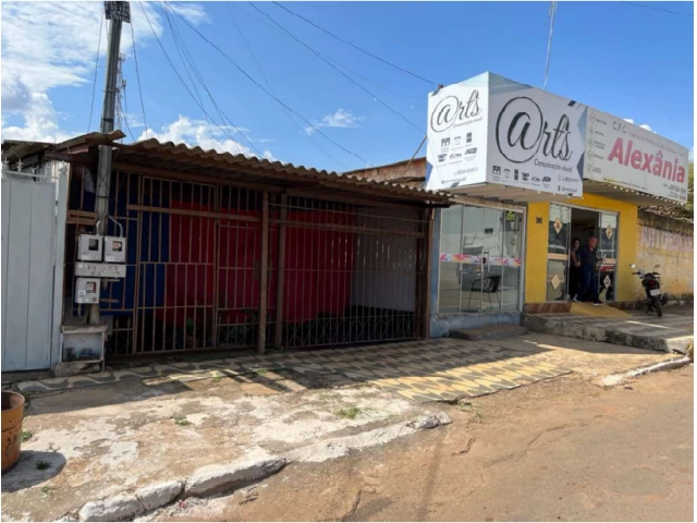 Edificações - Terreno c/ 450,00m² - Alexânia/GO