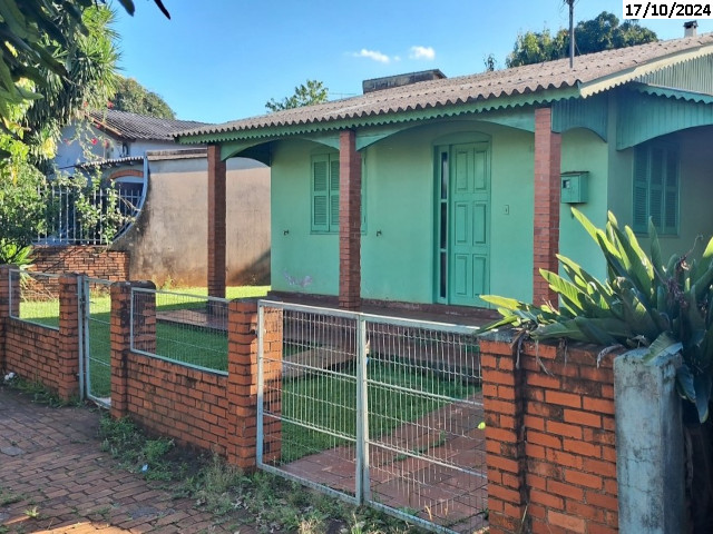 Foto Capa: Giruá/RS - Edificações 145,28m² - Terreno 687,20m² - Centro