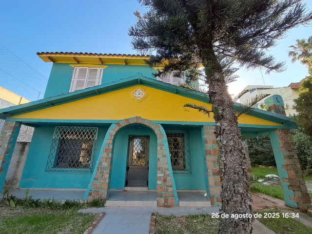 Foto Capa: Uruguaiana/RS - Sobrado c/ 166m² - Terreno c/ 1.306,80m² - R. Domingos de Almeida - Centro