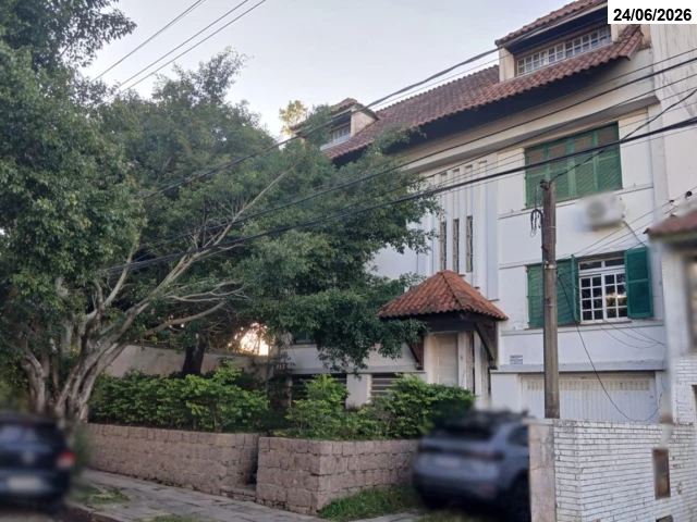 Casa - 455,86m² - Terreno - 396,00m²- B. Três Figueiras