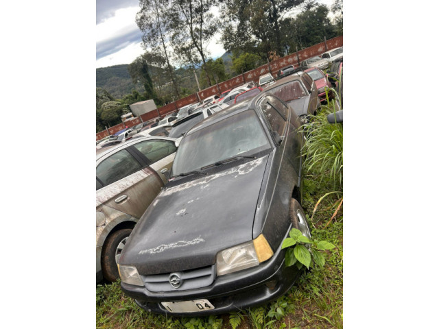 Veículo GM - Chevrolet Kadett GM Kadett GL 1997/1998 Cinza 1998 em leilão
