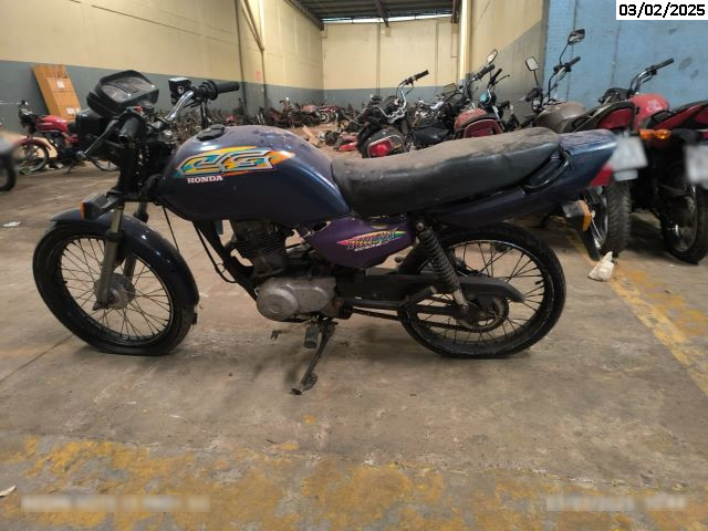 Foto Capa: Umuarama/PR | Honda/CG 125 Titan - 99/00 - SUCATA