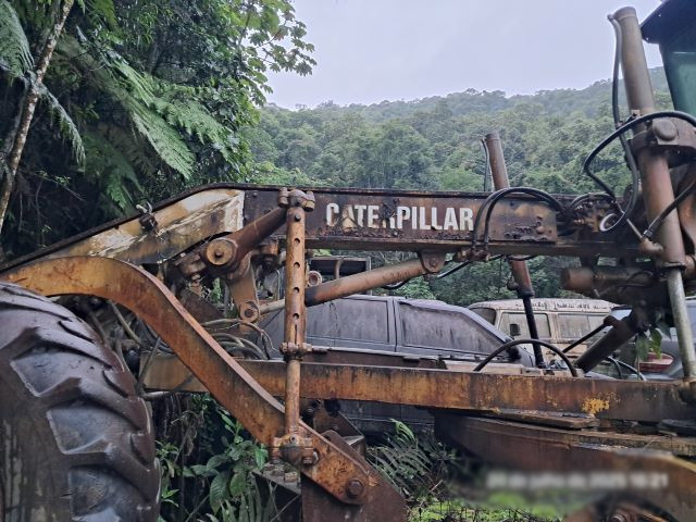 V_11949_089835_B.jpg