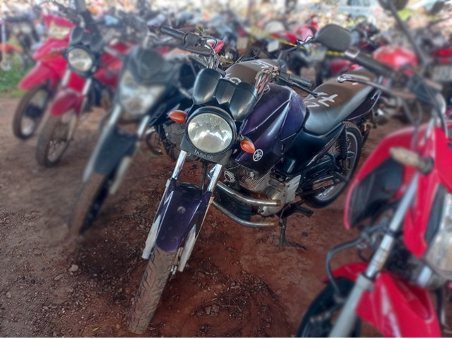 Veículo YAMAHA Factor YAMAHA FACTOR YBR125 K 2011/2012 Roxa 2012 em leilão