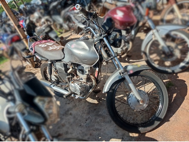 Veículo HONDA CG 125 Titan KS HONDA/CG 125 TITAN KS 2001/2002 Prata 2002 em leilão