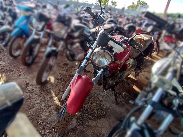 Veículo YAMAHA Fazer YAMAHA/FAZER YS250 2005/2006 2006 em leilão