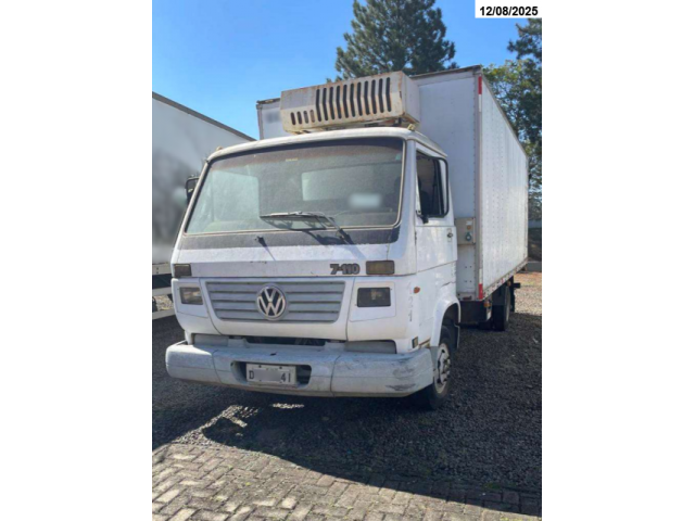 Caminhão VW, Modelo 7.110 - 05/05 - Uberaba/MG