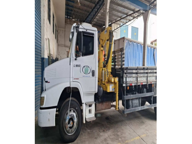 Caminhão -  M.BENZ/L 1318 - 06/06 - c/ Munk 