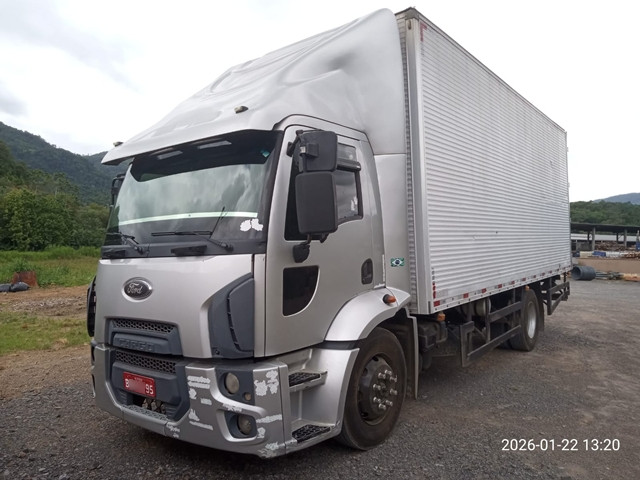 Caminhão - FORD/CARGO 1319 - 13/13 - Carroceira Fechada