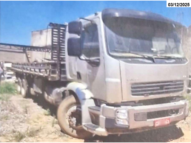 Volvo/VM 260 6X2R - 10/10 - Lavras/MG