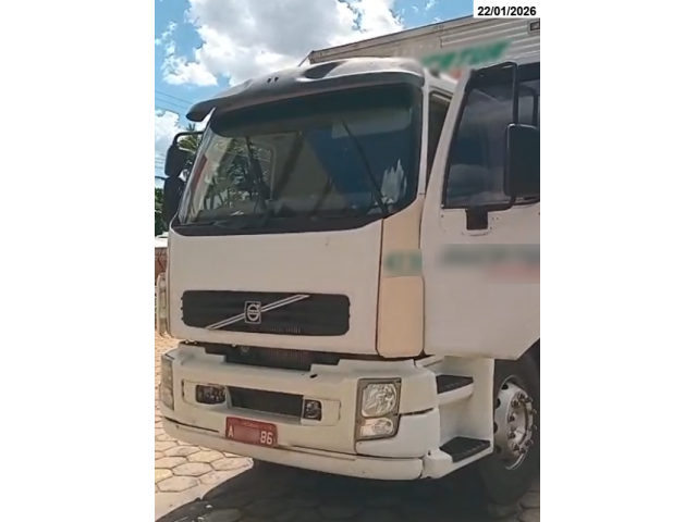 VOLVO VM 260 6X2R - 11/11 - Branca