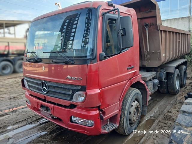 Caminhão - M.BENZ/ATEGO 2425 - 2009 - Vermelho