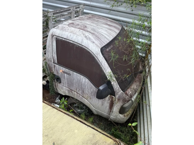 Caminhonete I/KIA UK2500 HD SC - Importada - 13/14 - Branca