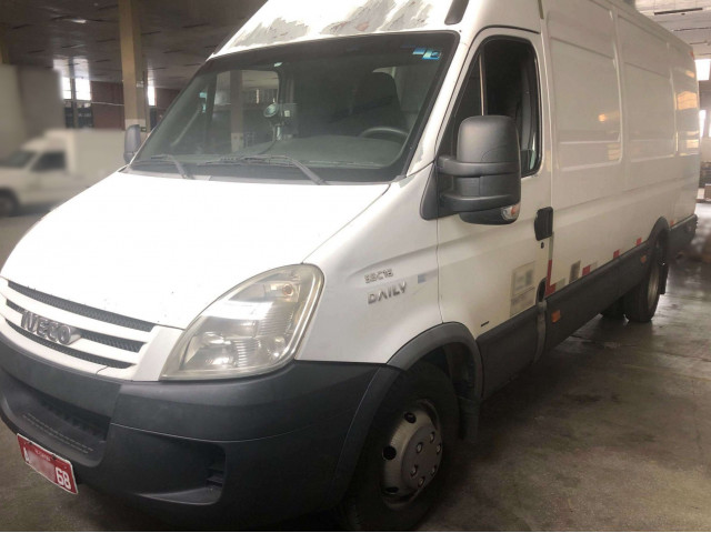 Iveco Daily 55C16 MF-IF 155CV 08/08 - Curitiba/PR