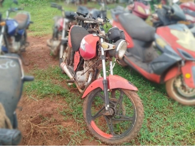 Foto 1 de JTA/SUZUKI EN125 YES – 06/07 – Ouroeste/SP