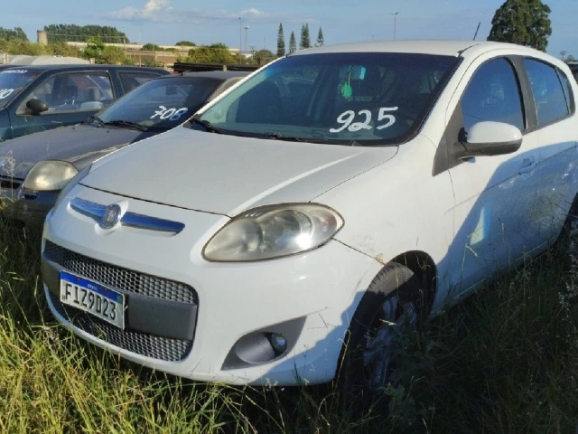 Fiat/Palio Essence 1.6 – 13/13 – Franca/SP