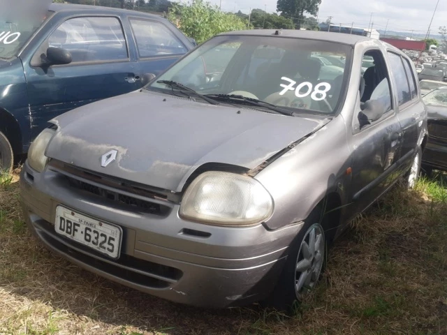 Renault/Clio RT 1.6 16V – 00/01 – Franca/SP