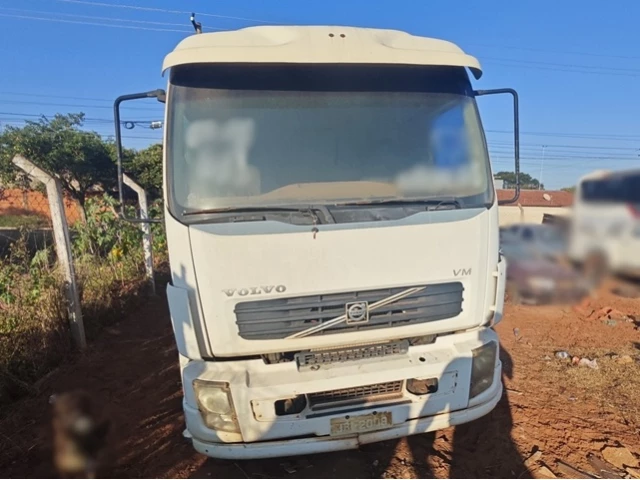 Volvo/VM 260 6X2R – 07/07 – Três Lagoas/MS