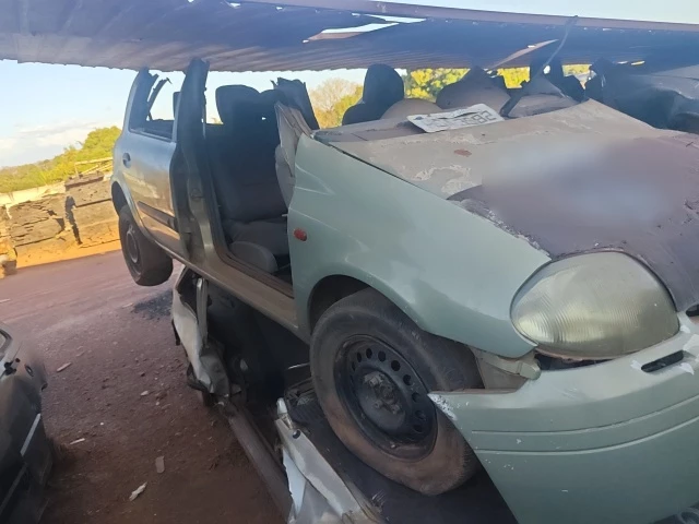 RENAULT/CLIO RN 1.0 16V – 02/02 – Coxim/MS