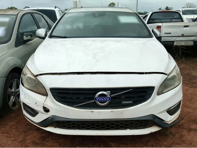 I/Volvo V60 2.0 T5 RD DY – 14/14 – Campo Grande/MS