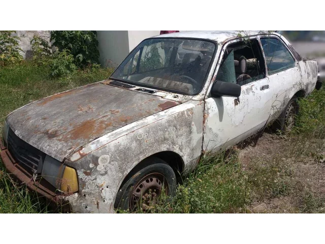 GM Chevette DL — Sucata