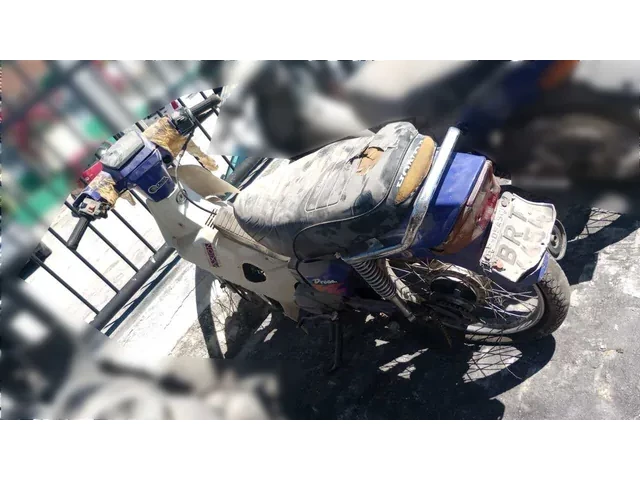 Honda C100 Dream — Sucata