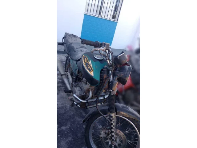 Honda Titan 125 - Sucata