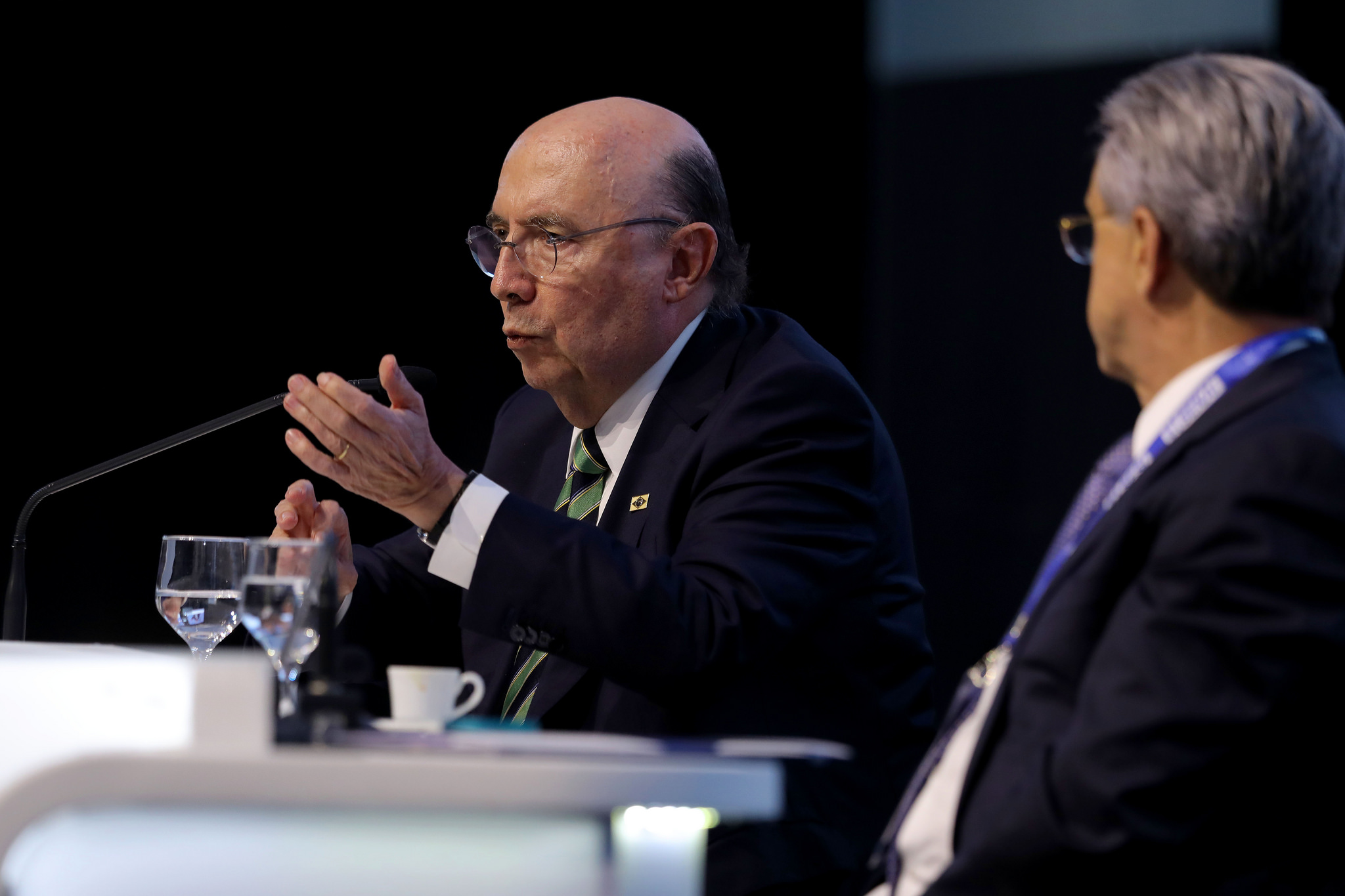 Meirelles se apresenta como o candidato "que tirou o país da crise duas vezes"