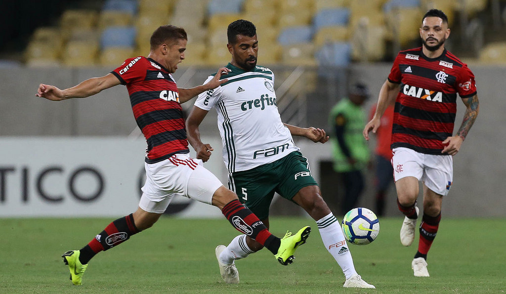 Flamengo e Palmeiras empataram  um a um