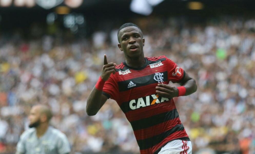 Vinícius Júnior marcou dois gols da vitória do Flamengo contra o Ceará