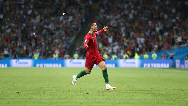 Cristiano Ronaldo marca três na primeira partida e já é artilheiro da Copa
