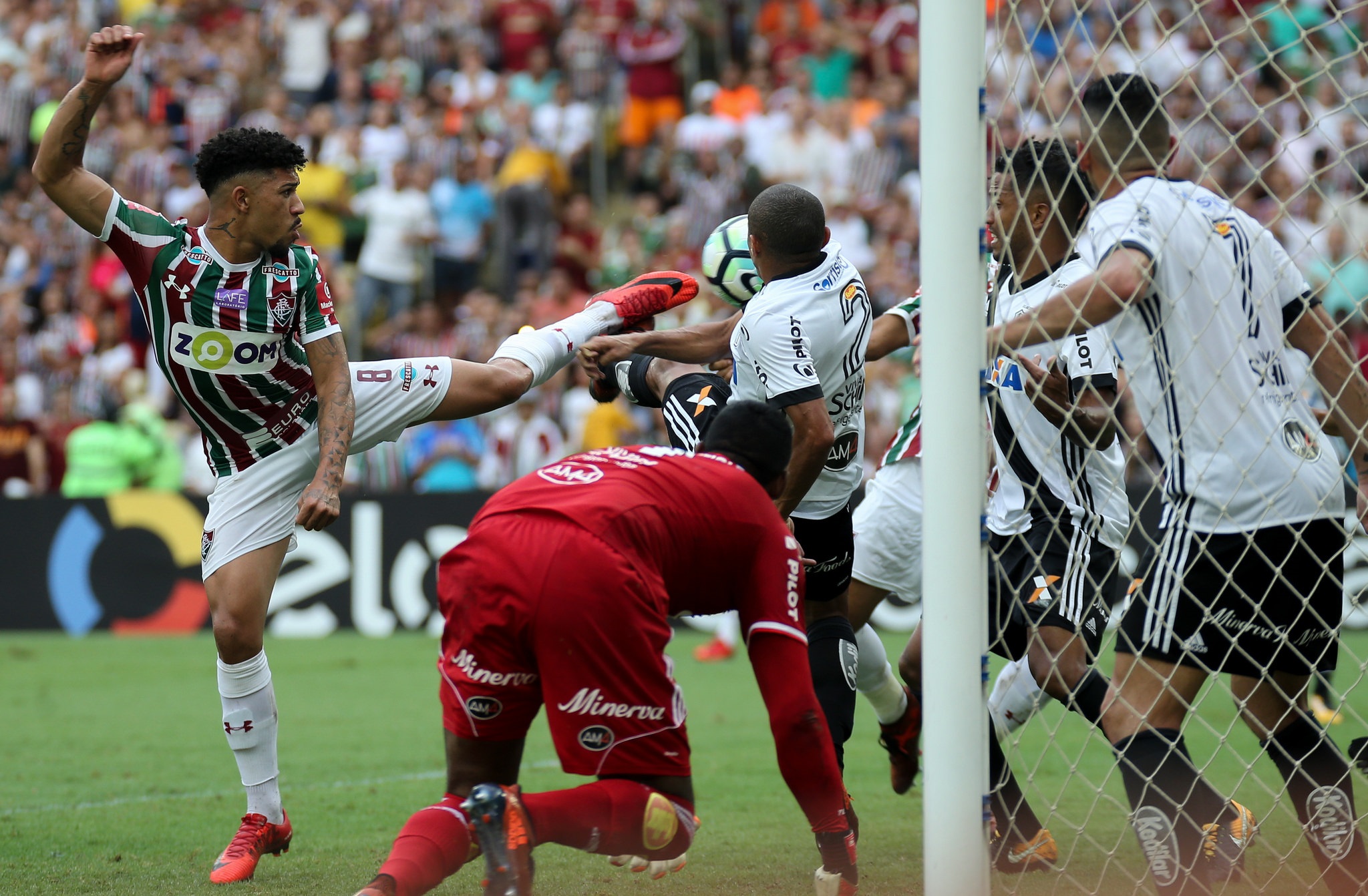 Flu venceu Avaí por dois a zero e fugiu matematicamente do rebaixamento