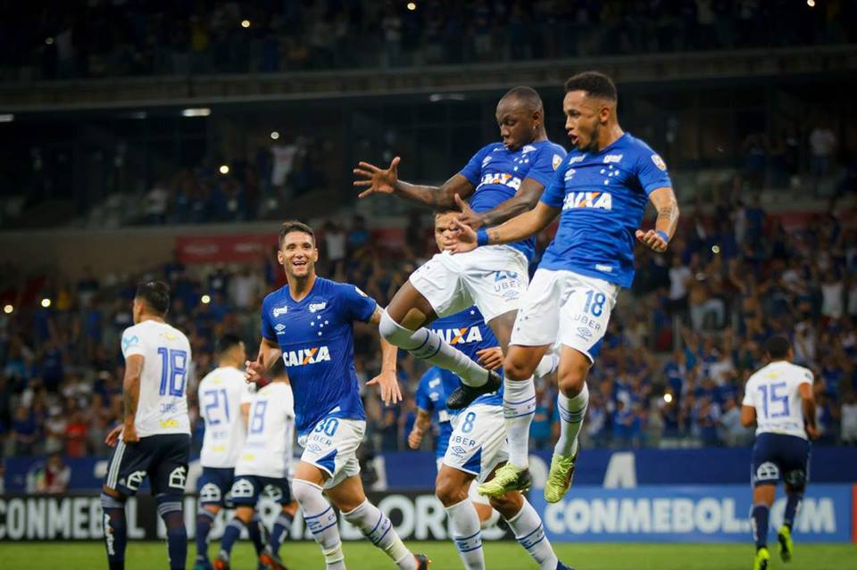 Cruzeiro goleia e segue vivo na Libertadores / Créditos: Vinnicius_Silva Cruzeiro goleia e segue vivo na Libertadores