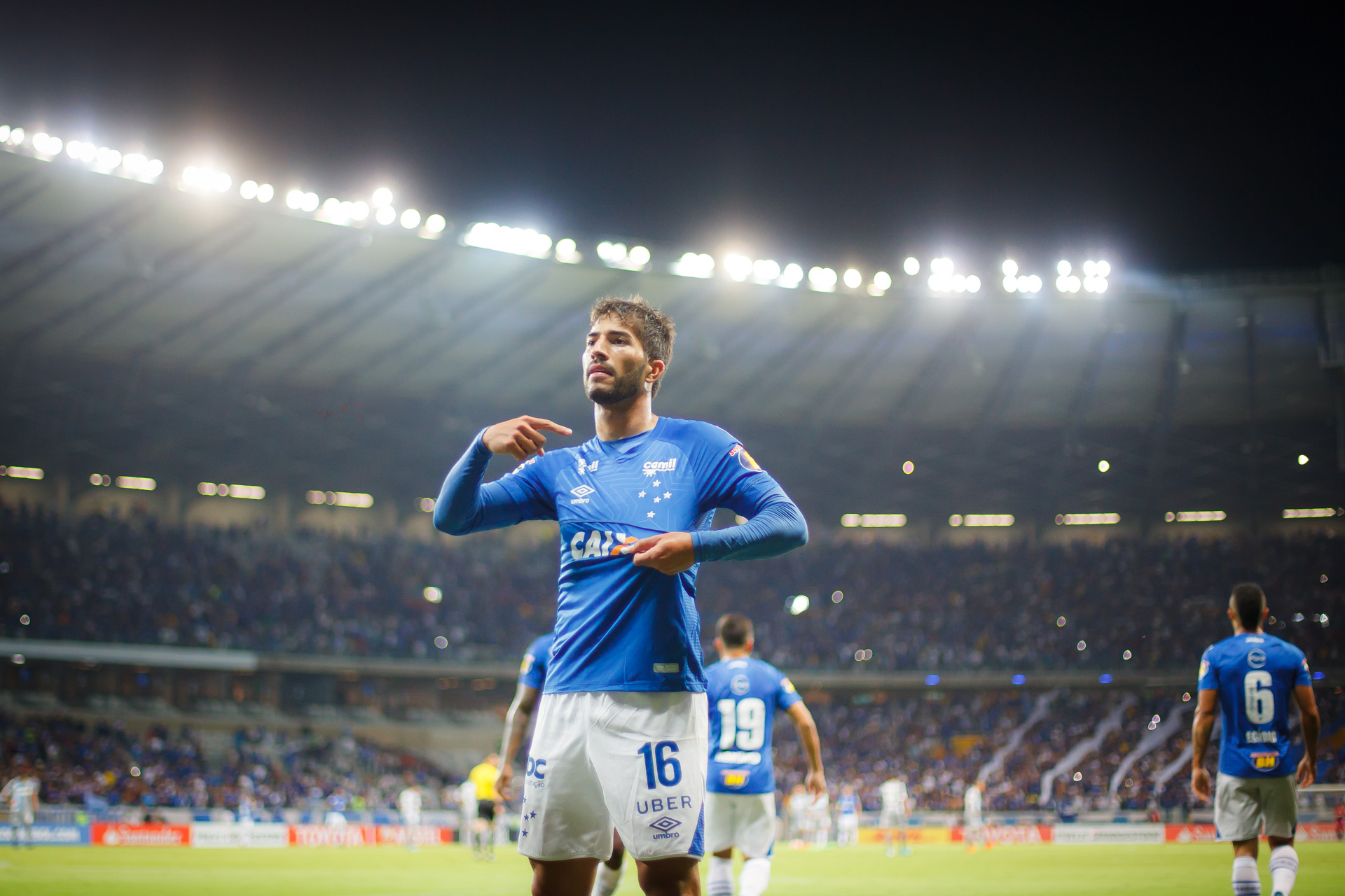 Lucas Silva marcou o segundo do Cruzeiro na vitória em cima do Racing