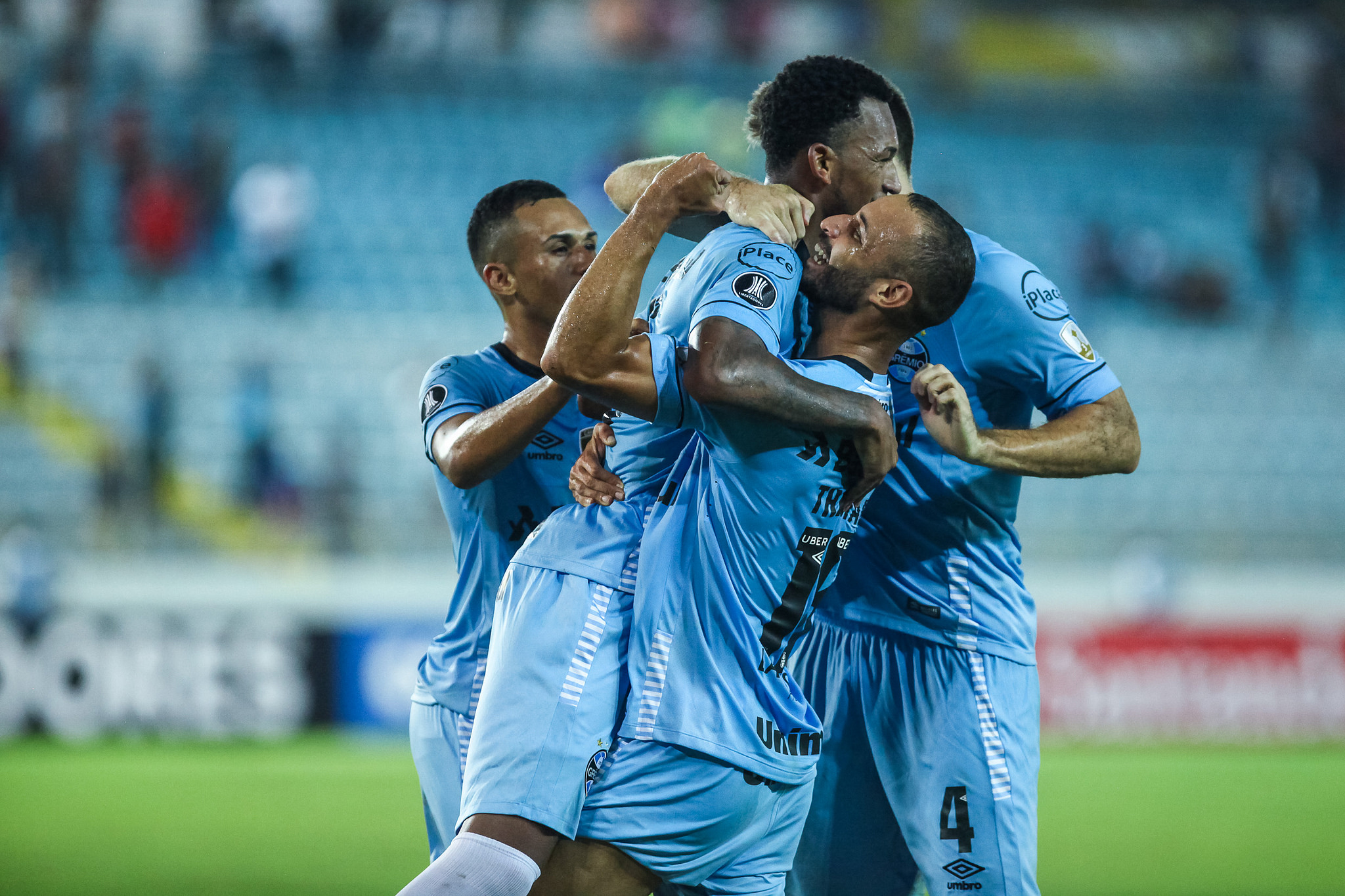 Jailson fez de pênalti aos 51 da segunda etapa a e garantiu a vitória do Grêmio